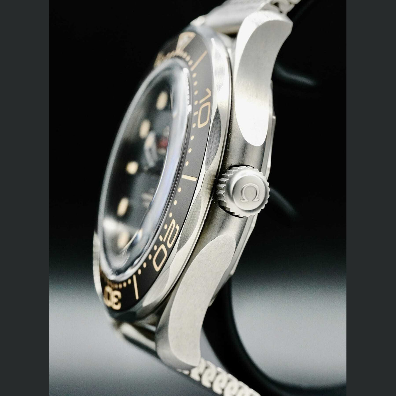 Omega Seamaster Diver 300 007 Edition 210.92.42.20.01.001