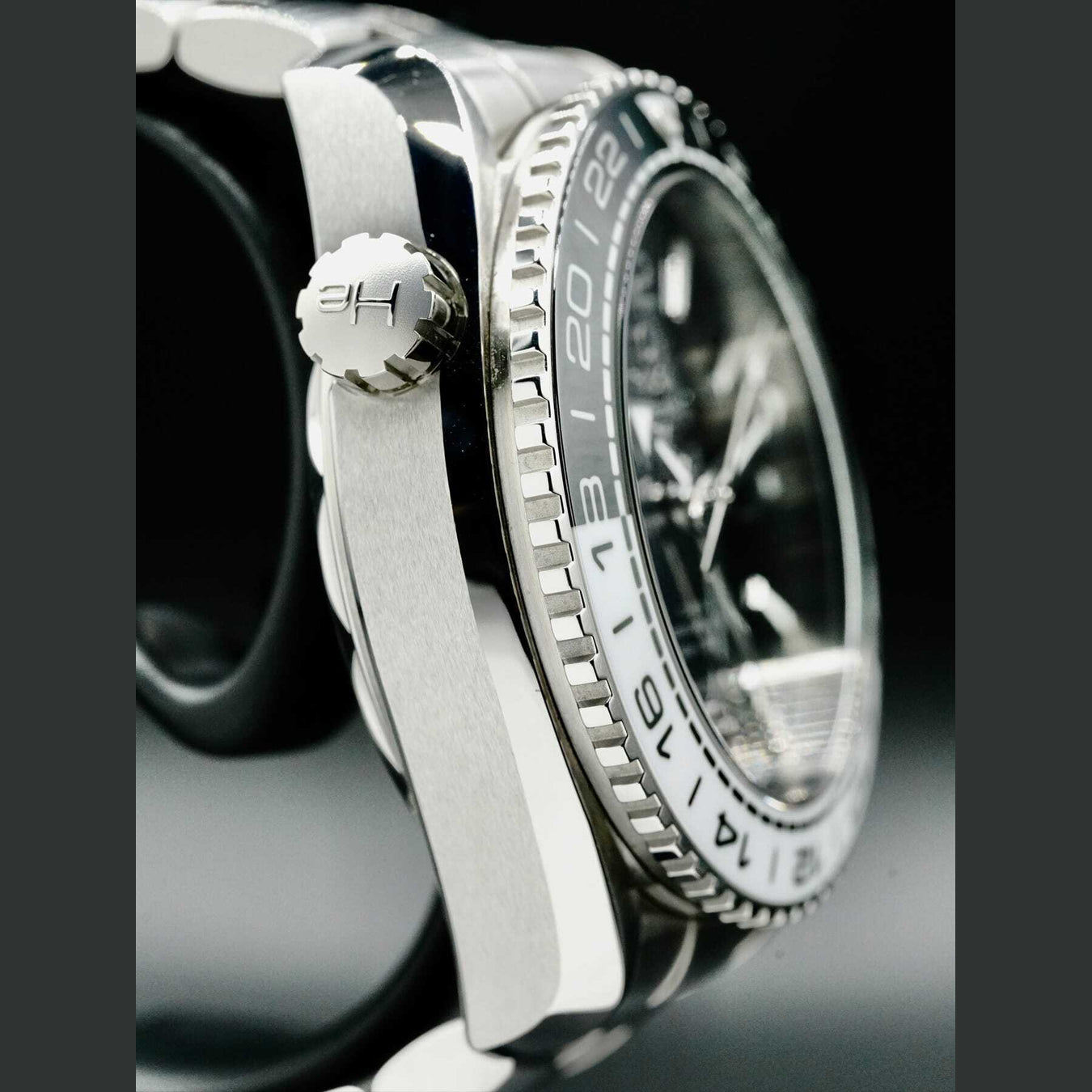 Omega Planet Ocean 600M Co-Axial Master Chronometer GMT 43.5mm on Bracelet 215.30.44.22.01.001