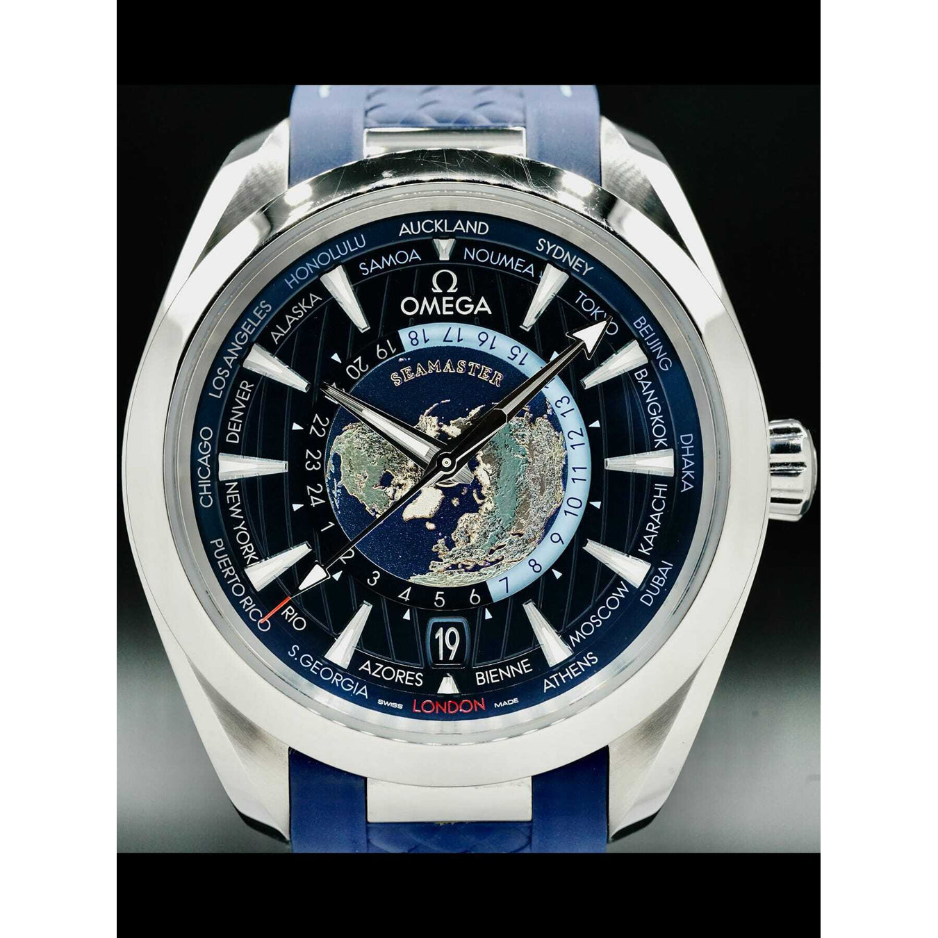 Omega Seamaster Aqua Terra 150m GMT World Timer 43mm 220.12.43.22.03.001