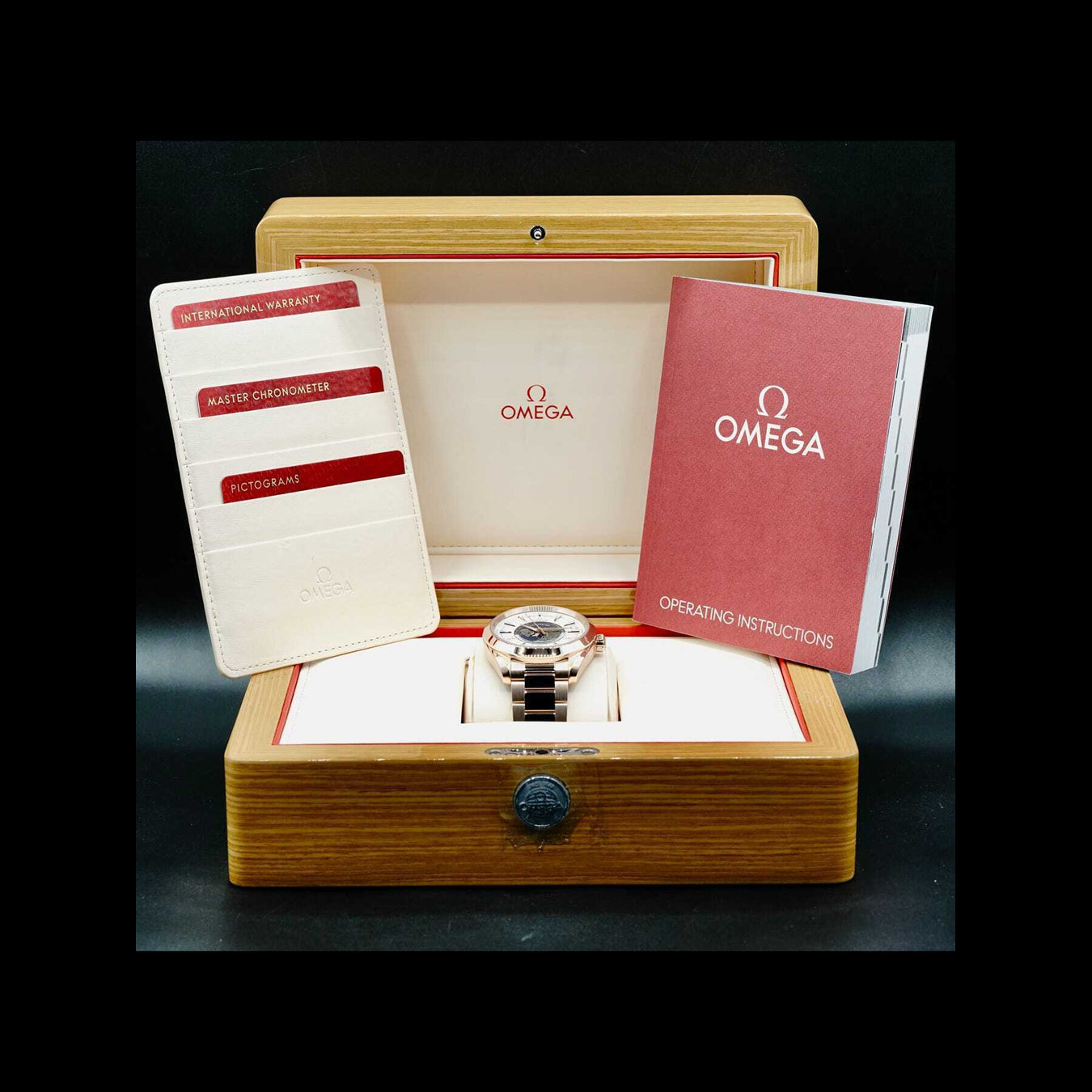 Omega Seamaster Aquaterra 150m Master Chronometer GMT Worldtimer 43mm Gold 220.50.43.22.02.001