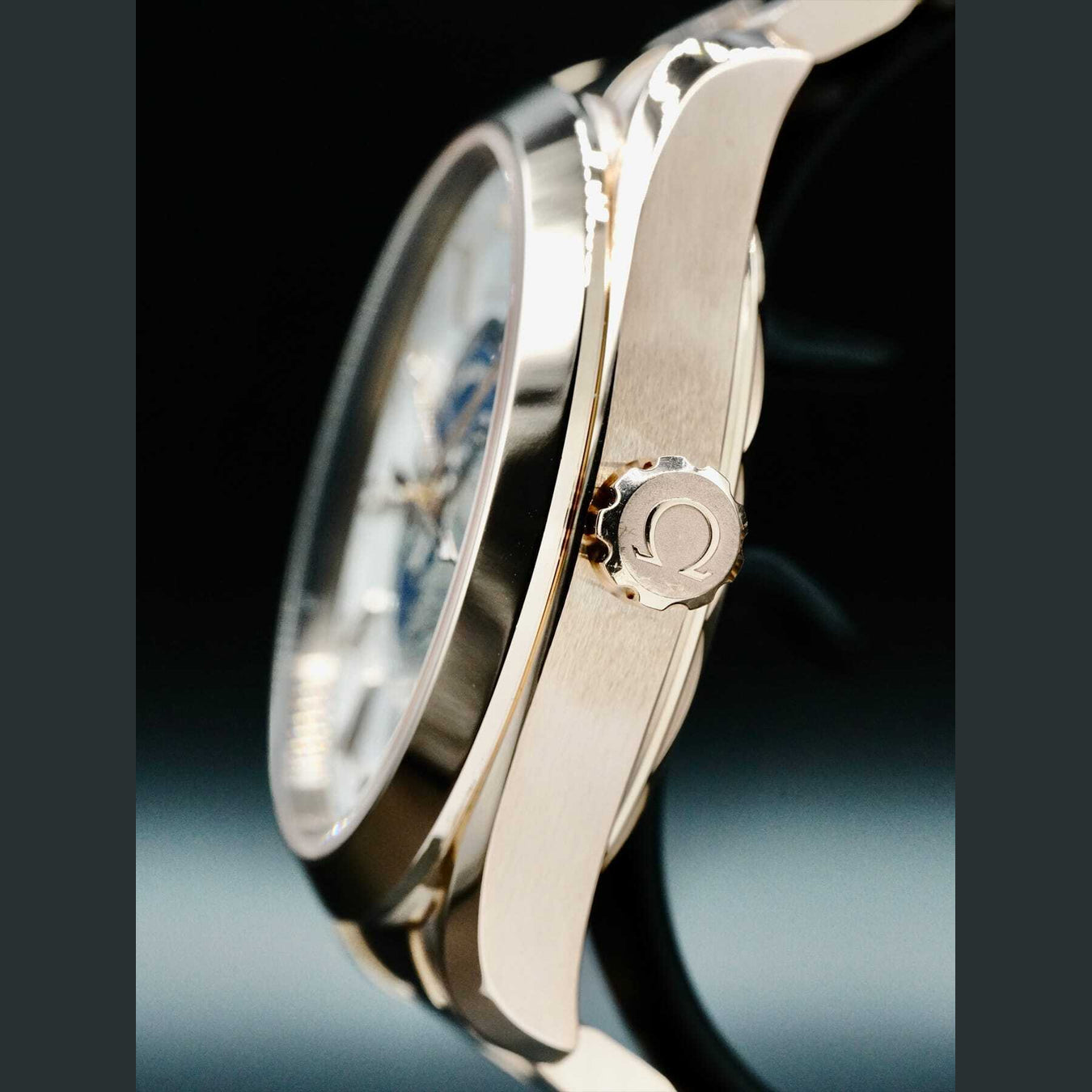 Omega Seamaster Aquaterra 150m Master Chronometer GMT Worldtimer 43mm Gold 220.50.43.22.02.001