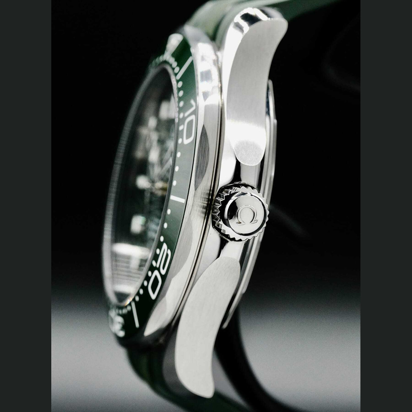 Omega Seamaster Diver 300M Green Dial on Bracelet 210.30.42.20.10.001