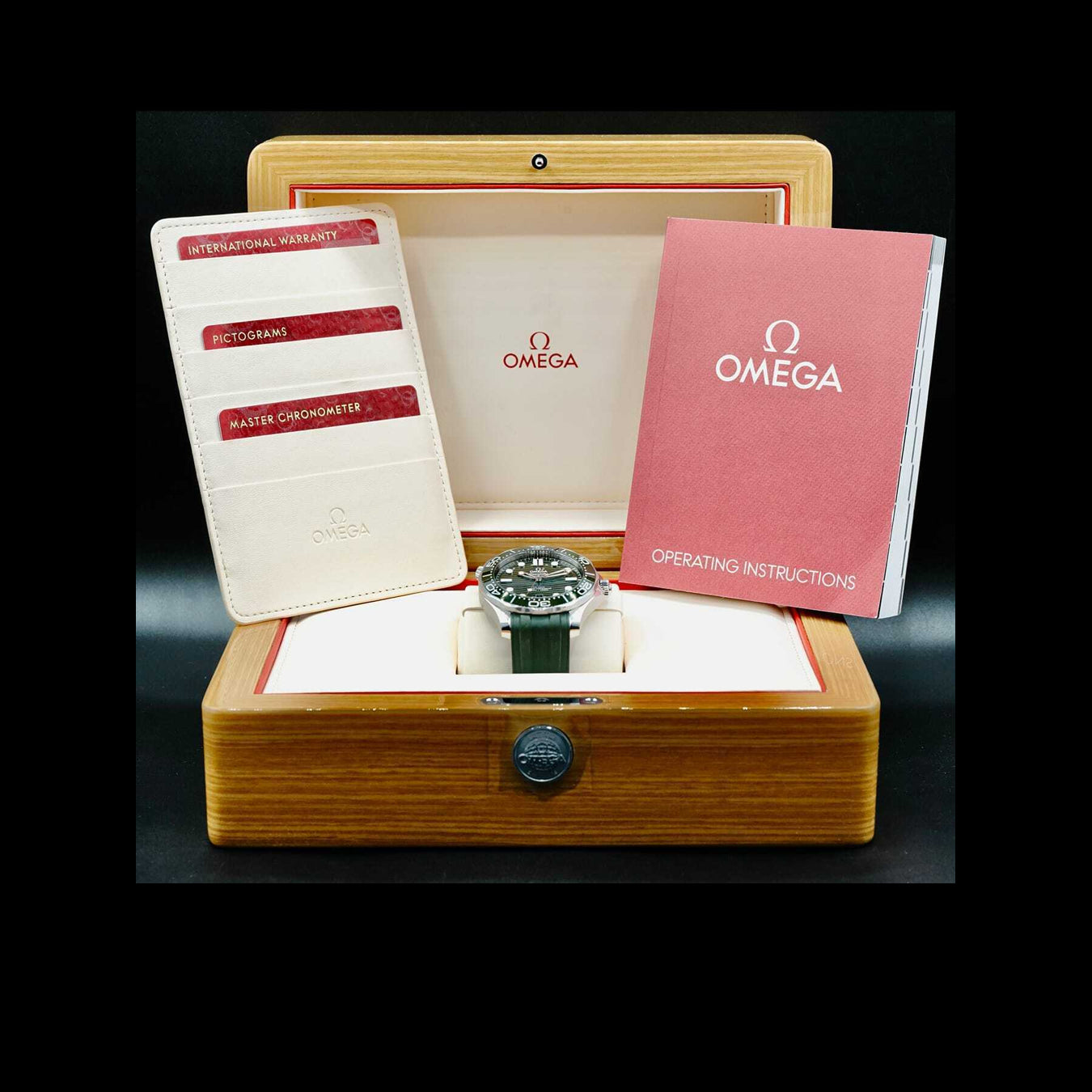 Omega Seamaster Diver 300M Green Dial on Bracelet 210.30.42.20.10.001