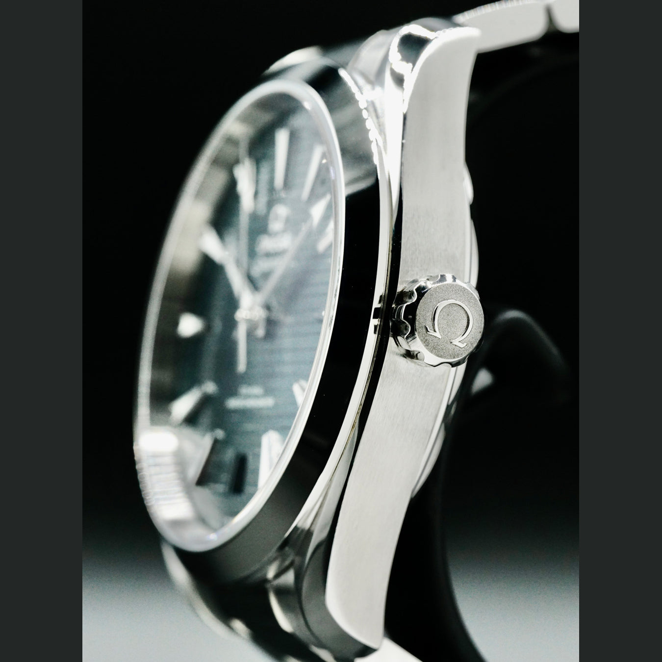 Omega Aqua Terra 150M Green Dial 220.10.41.21.10.001