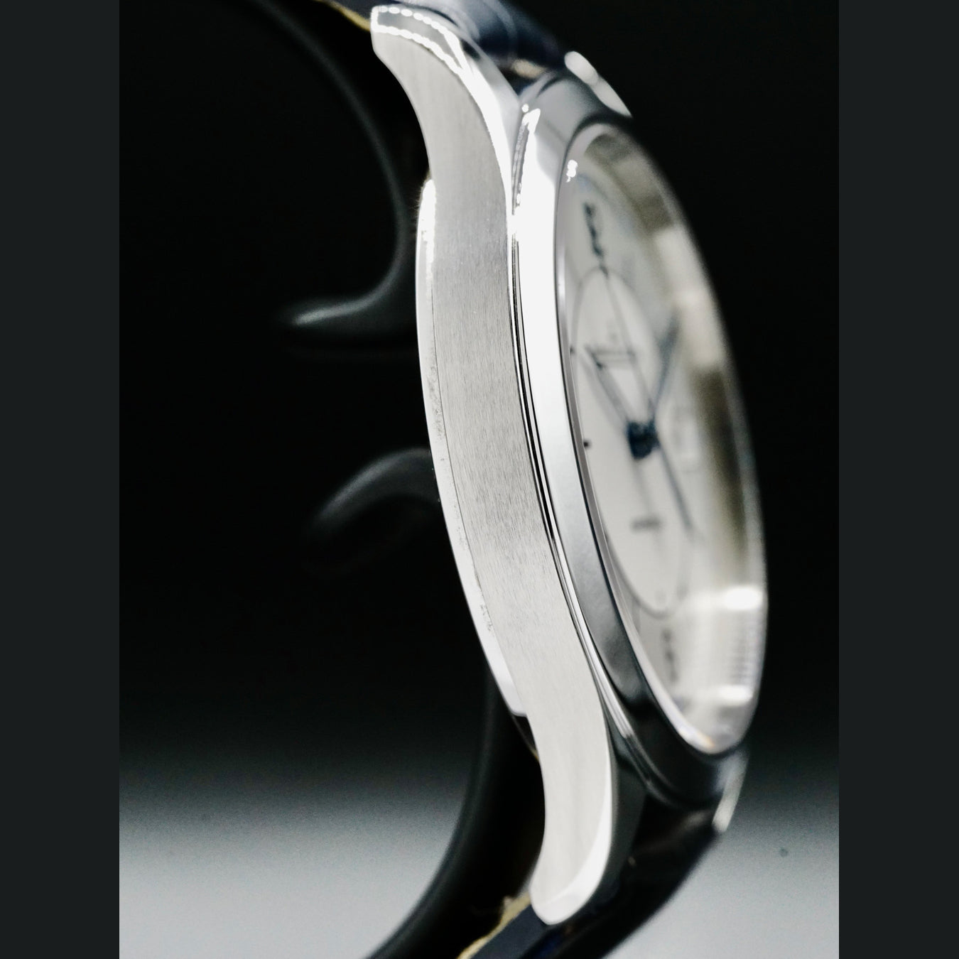 Jaeger-LeCoultre Master Control Calendar Stainless Steel Sector Dial 039mm Q1558420