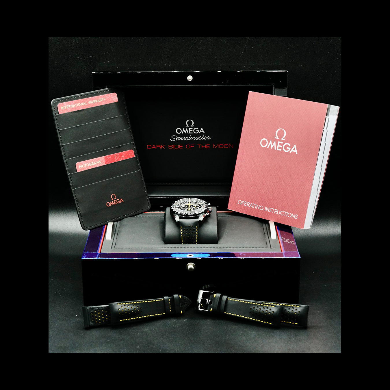 Omega 311.92.44.30.01.001 Speedmaster Moonwatch Dark Side of the Moon Apollo 8
