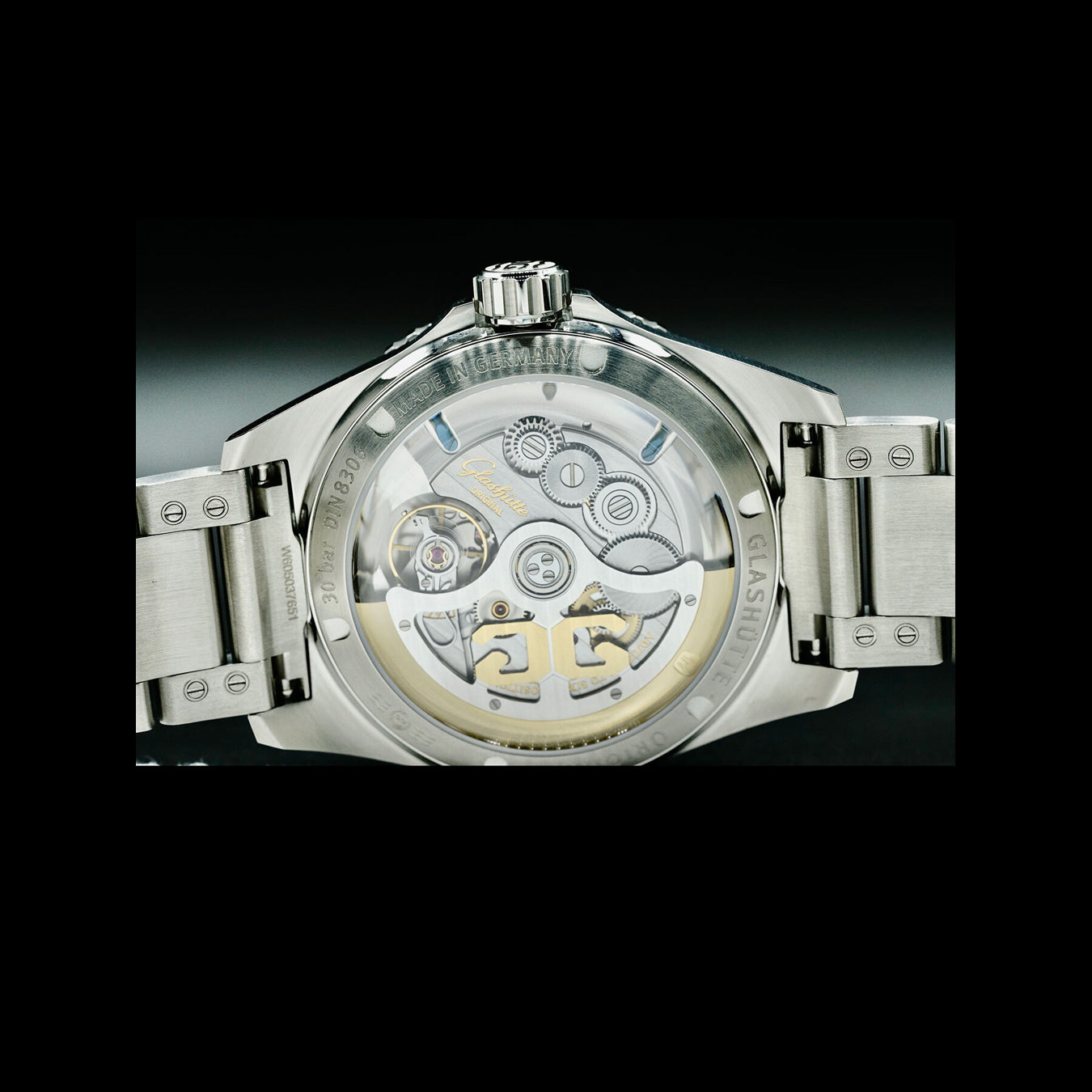 Glashütte Original 1-36-13-07-83-70 SeaQ Panorama Date Reed Green on Bracelet