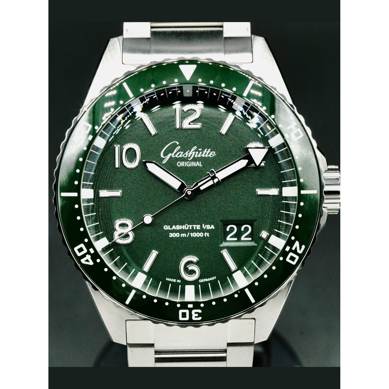 Glashütte Original 1-36-13-07-83-70 SeaQ Panorama Date Reed Green on Bracelet