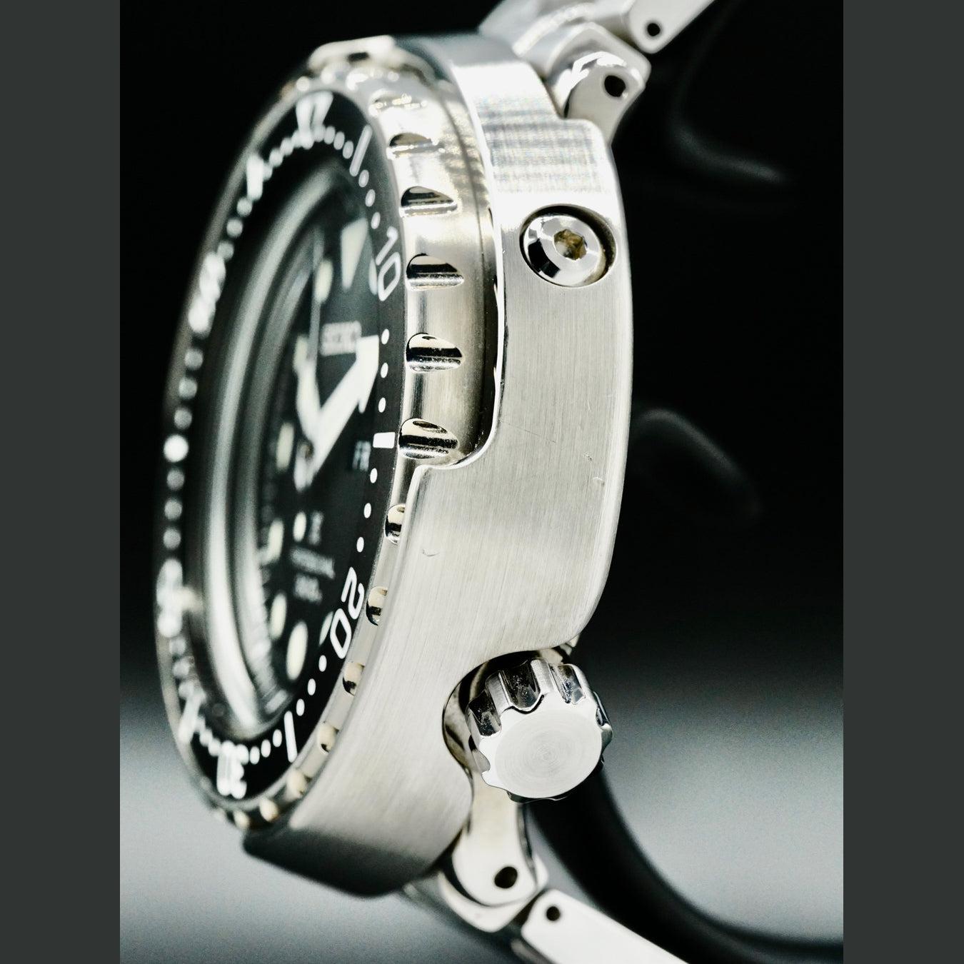 Seiko Prospex SBBN045 Quartz Divers Tuna with Kanji