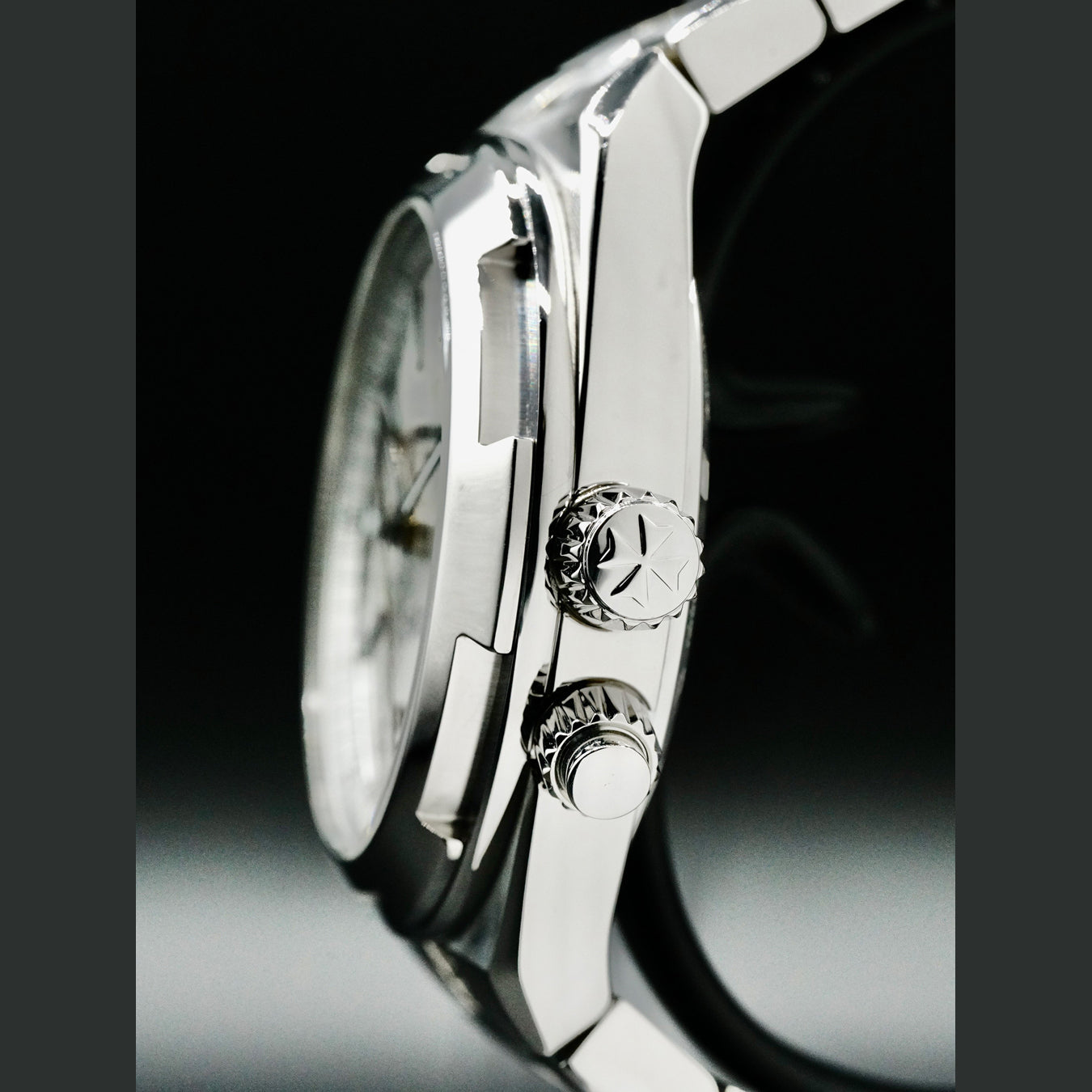 Vacheron Constantin 7900V/110A-B333 Overseas Dual Time Stainless Steel