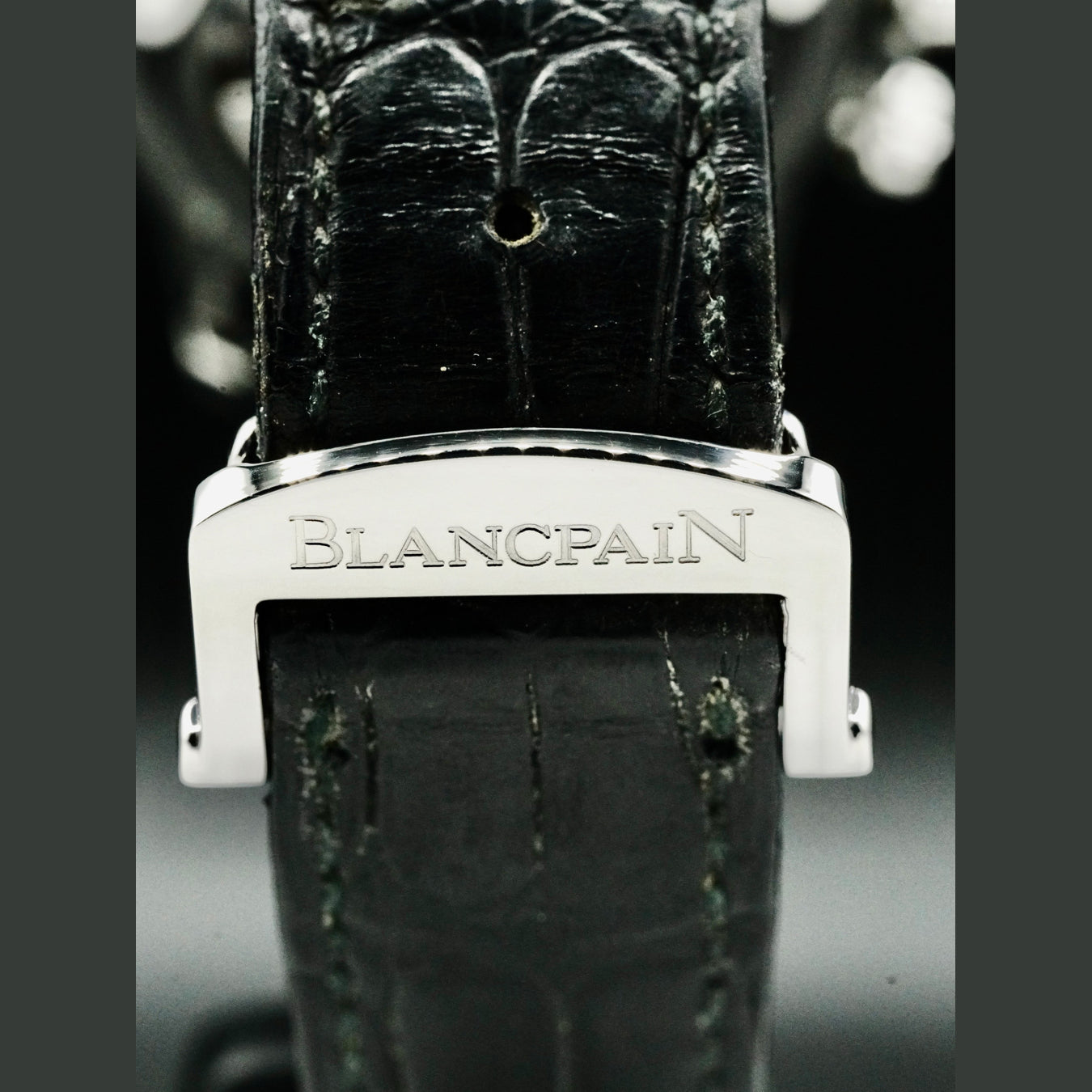 Blancpain 2885F-1130-71 Leman Flyback Chronograph Big Date Black Dial 40mm