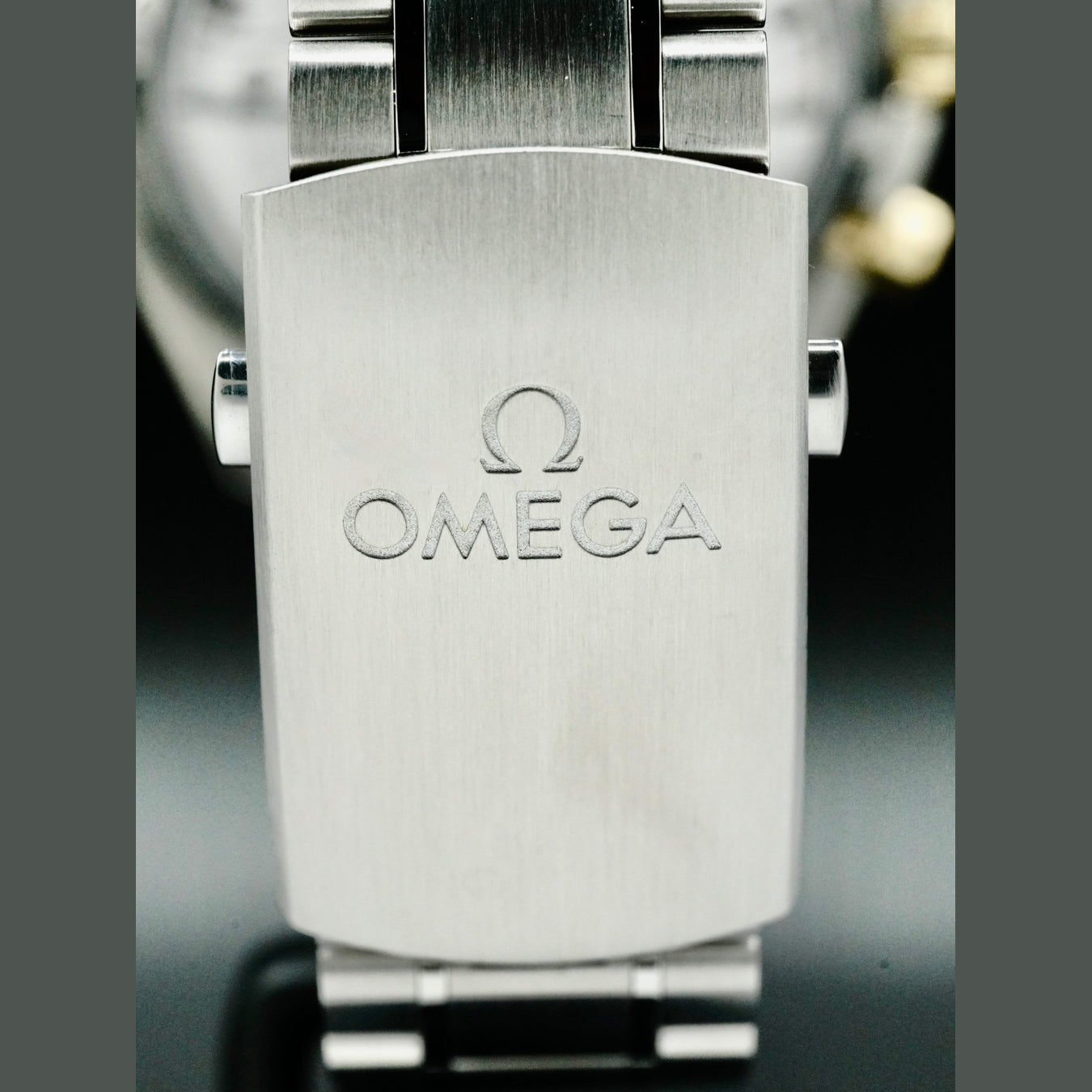 Omega 304.23.44.52.06.001 Speedmaster Moonwatch Master Chronometer Moonphase