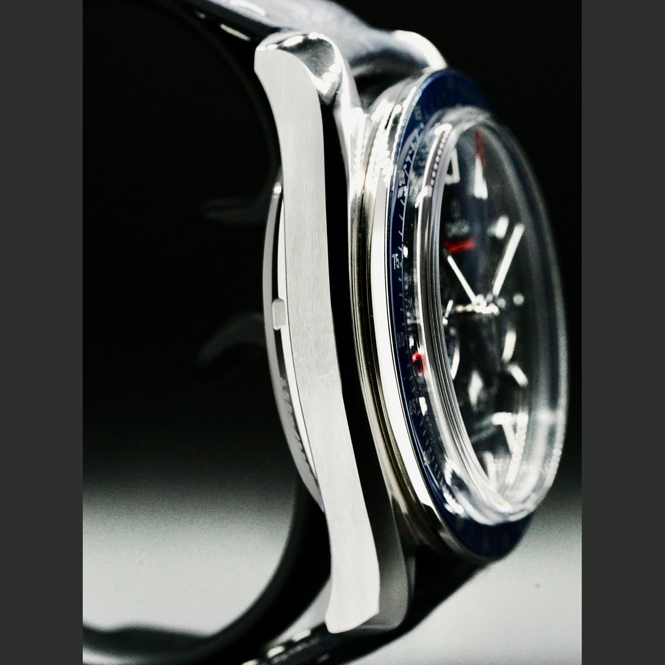 Omega 304.33.44.52.03.001 Speedmaster Moonwatch Master Chronometer Moonphase