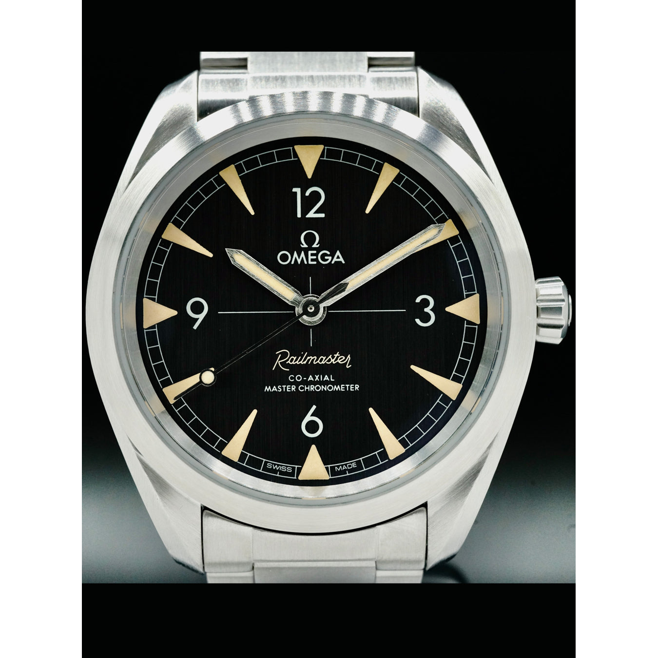 Omega 220.10.40.20.01.001 Railmaster Co-Axial Master Chronometer 40mm on Bracelet