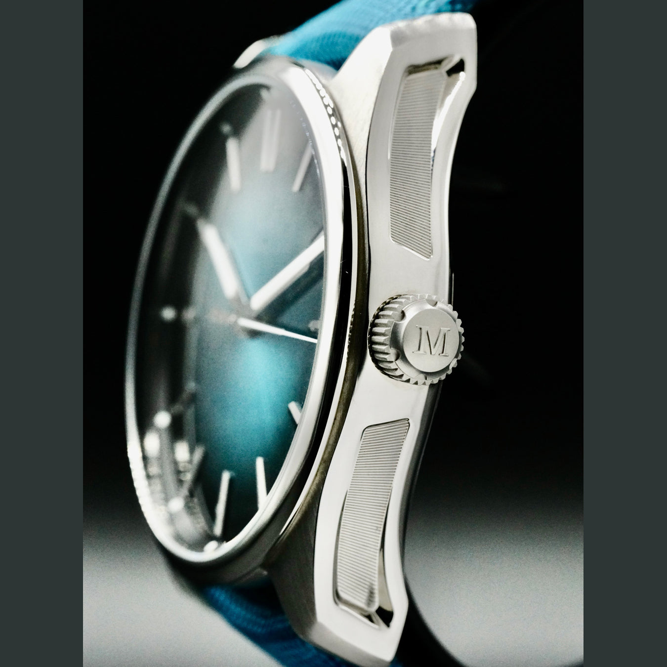 H. Moser and Cie. Pioneer 3200-1214 Centre Seconds Mega Cool