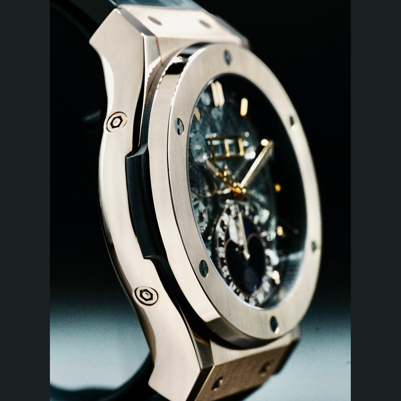 Hublot Classic Fusion Aerofusion Moonphase King Gold  547.OX.0180.LR