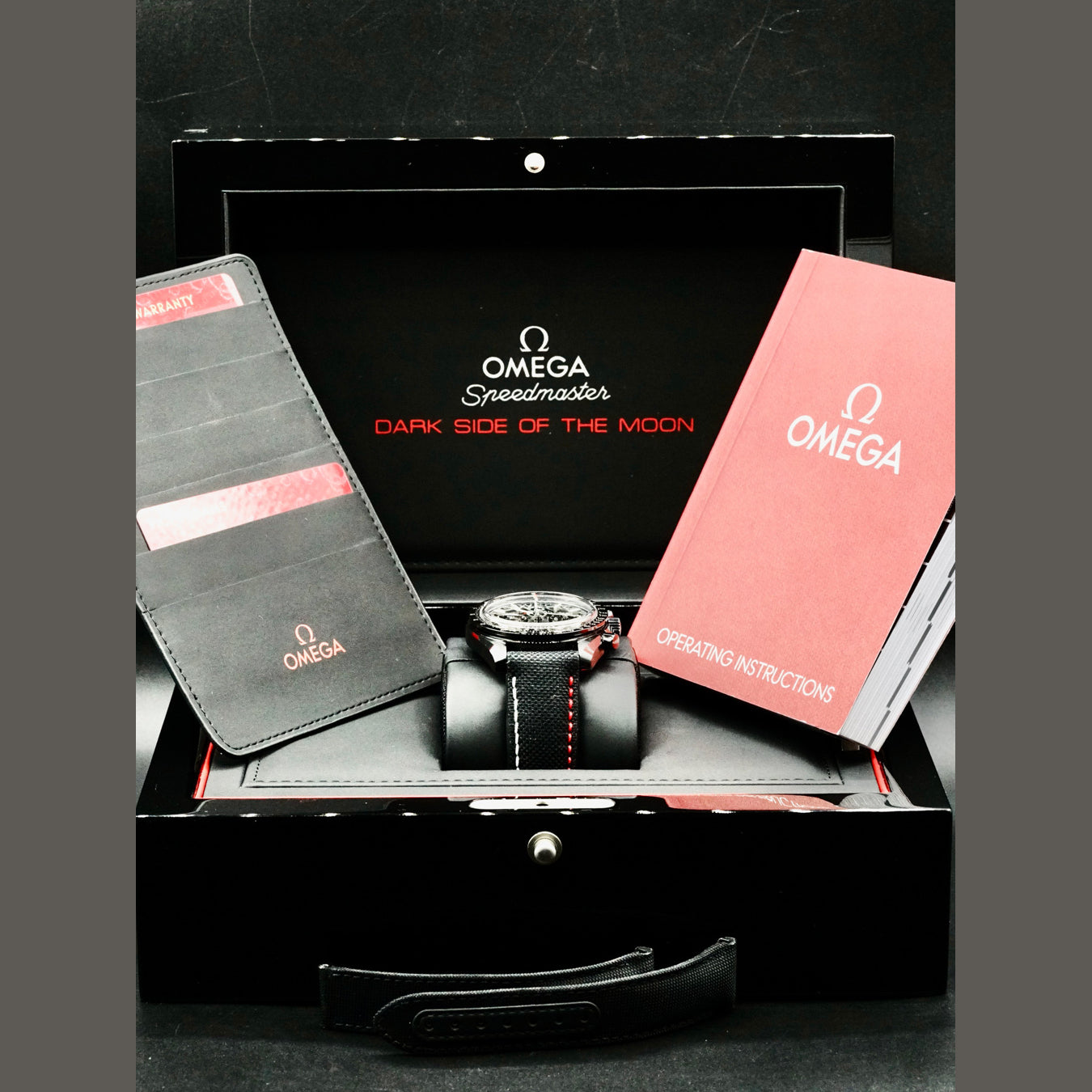 Omega Speedmaster Dark Side of the Moon 311.92.44.51.01.007