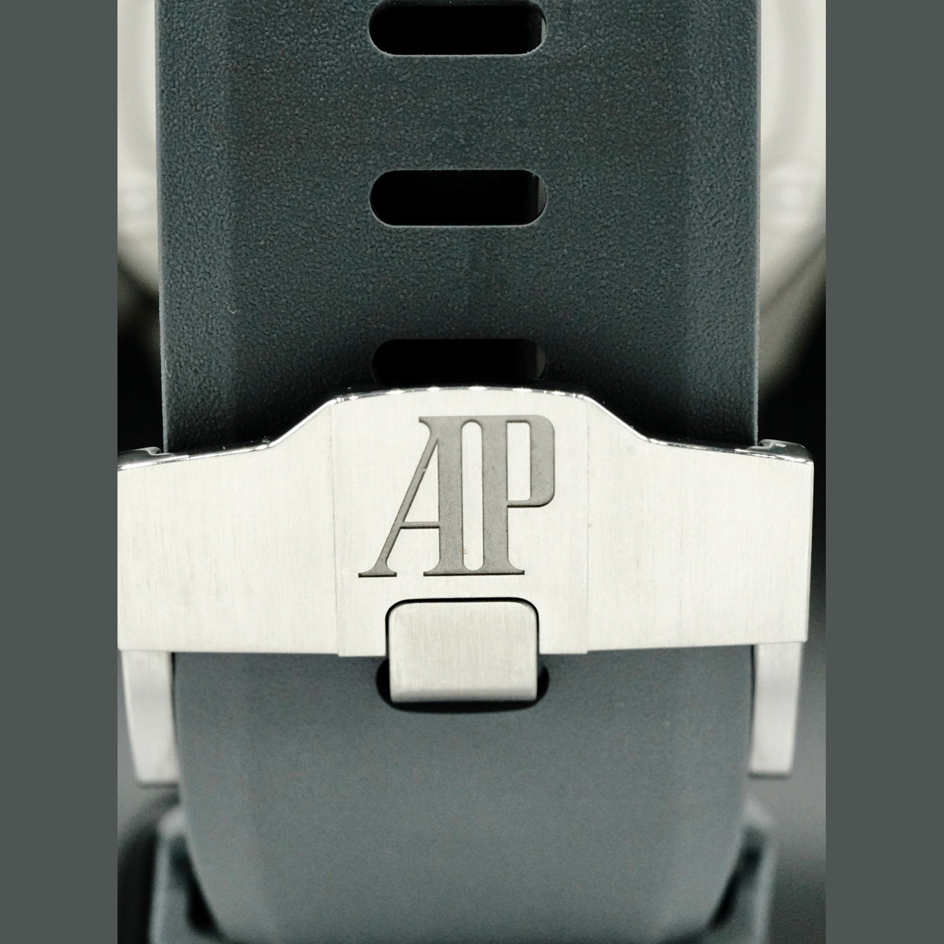 Audemars Piguet 15720ST.OO.A009CA.01 Royal Oak Offshore Diver