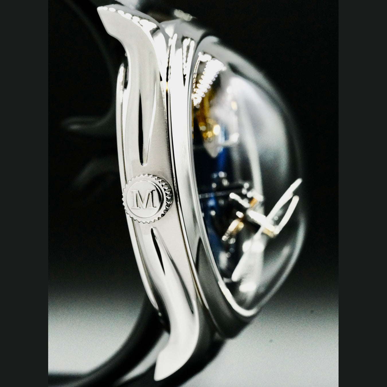 H. Moser & Cie. x MB&F Endeavour Cylindrical Tourbillon Funky Blue 1810-1200