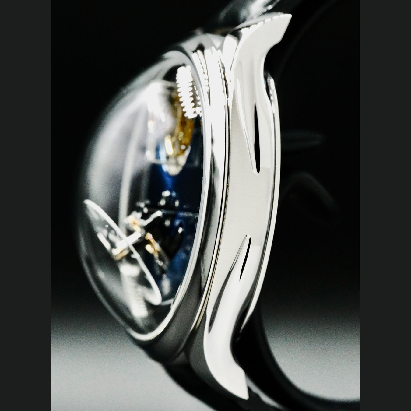 H. Moser & Cie. x MB&F Endeavour Cylindrical Tourbillon Funky Blue 1810-1200