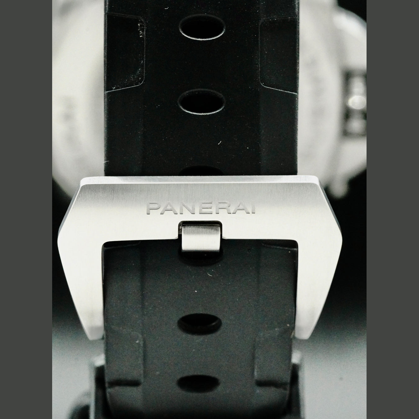 Panerai PAM01223 Submersible Bianco