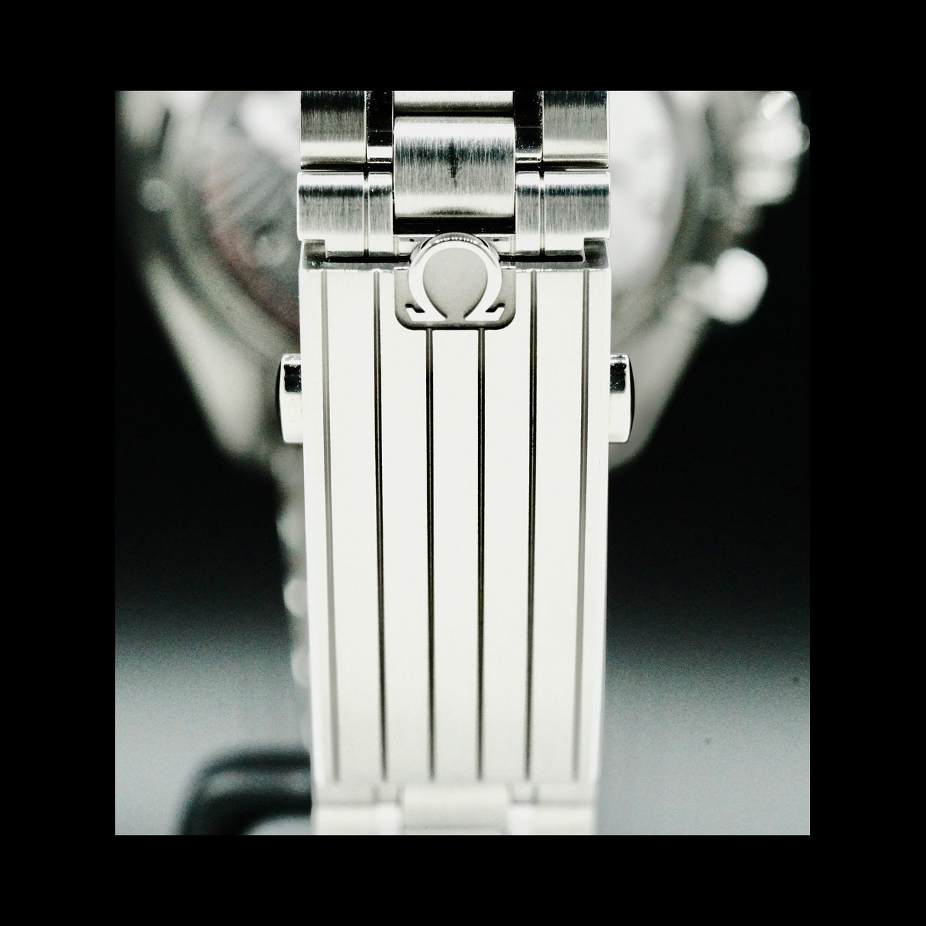 Omega 329.30.43.51.03.001 Speedmaster Chronoscope 43mm Blue Dial on Bracelet