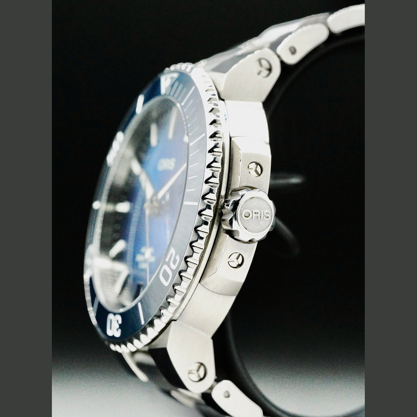 Oris 01 400 7769 4135 Aquis Blue Dial