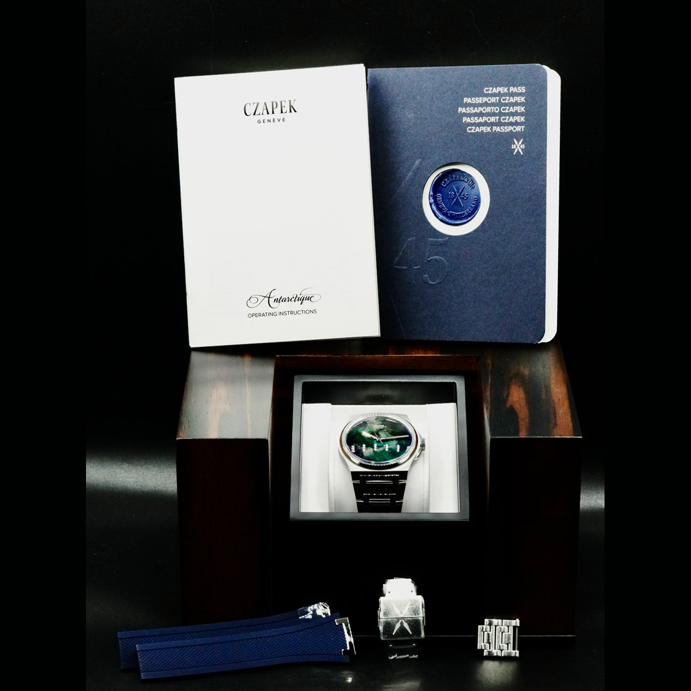 Czapek Antarctique Celestial Edition