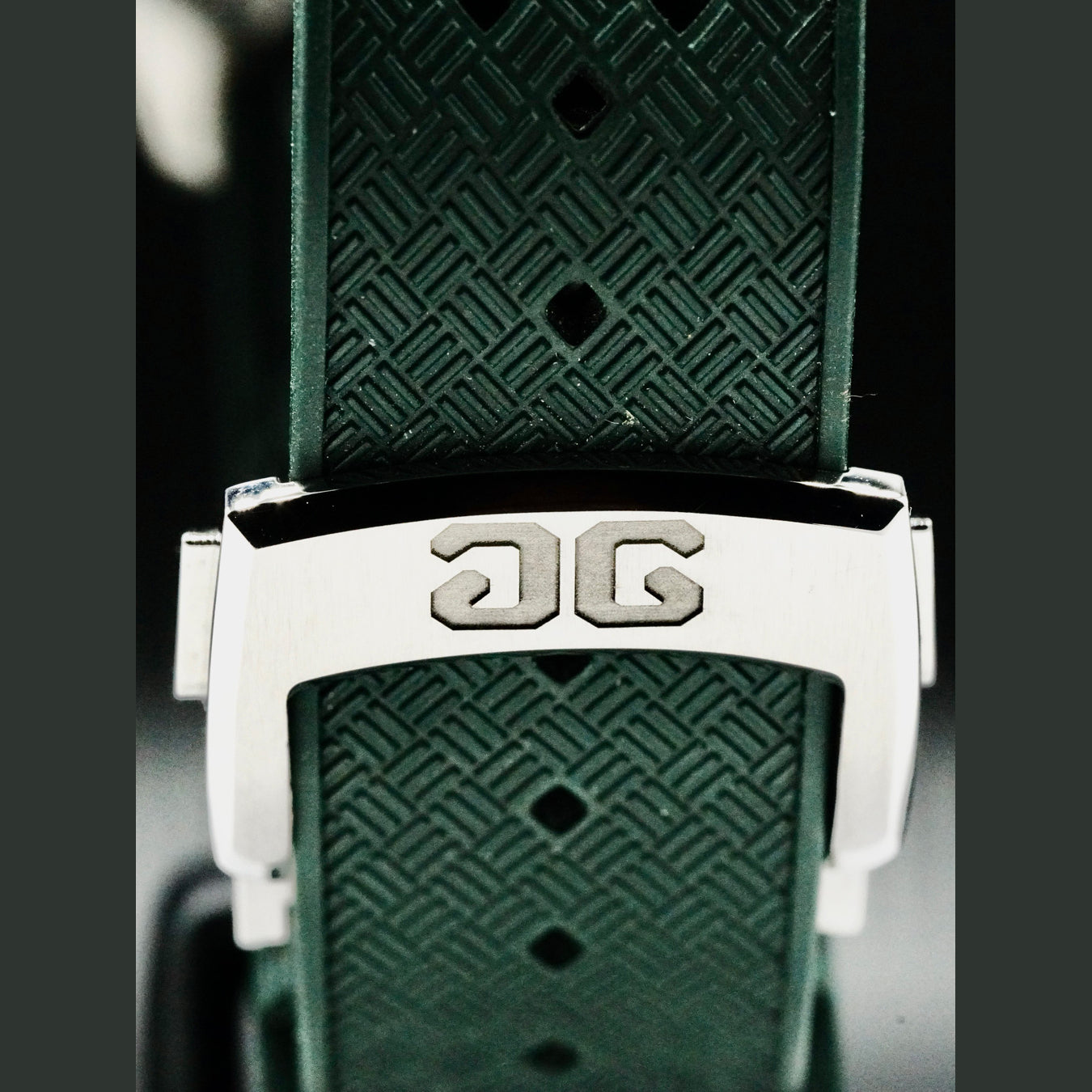 Glashütte Original 1-39-11-13-83-37 SeaQ Stainless Steel Green Dial Green Rubber Strap