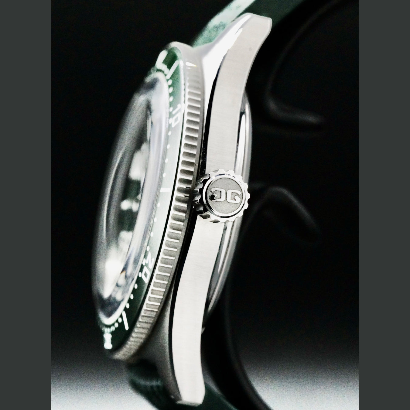 Glashütte Original 1-39-11-13-83-37 SeaQ Stainless Steel Green Dial Green Rubber Strap