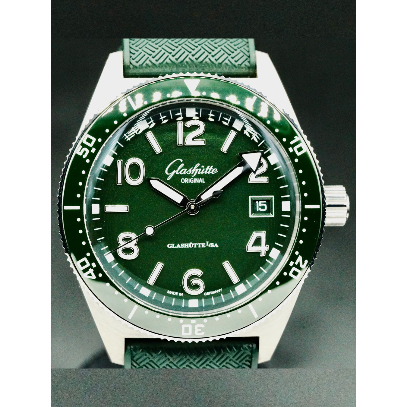 Glashütte Original 1-39-11-13-83-37 SeaQ Stainless Steel Green Dial Green Rubber Strap