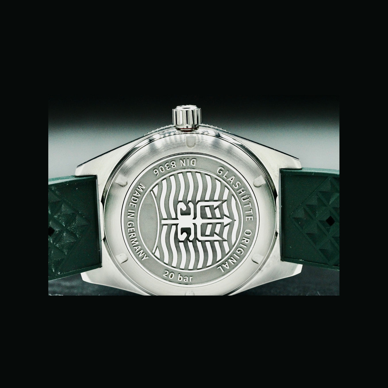 Glashütte Original 1-39-11-13-83-37 SeaQ Stainless Steel Green Dial Green Rubber Strap