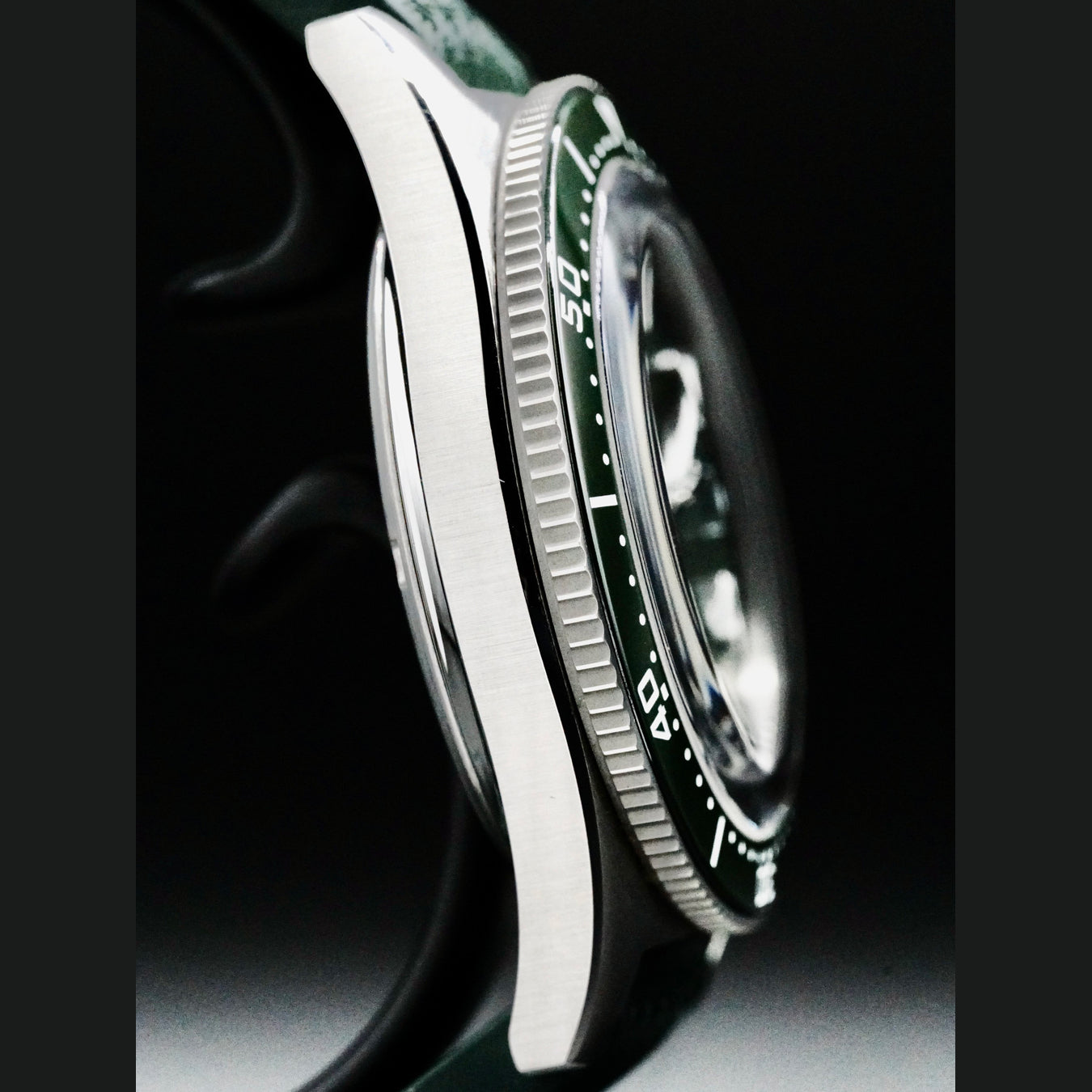 Glashütte Original 1-39-11-13-83-37 SeaQ Stainless Steel Green Dial Green Rubber Strap
