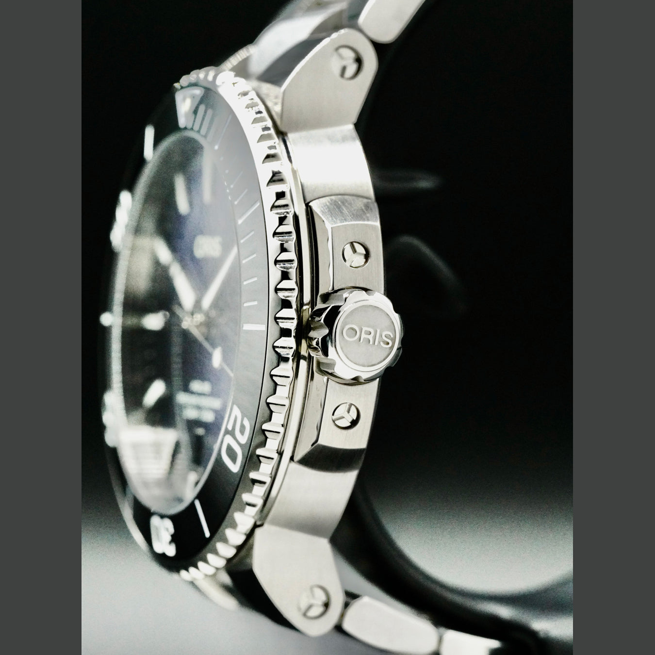 Oris Aquis Date 01 733 7766 4135