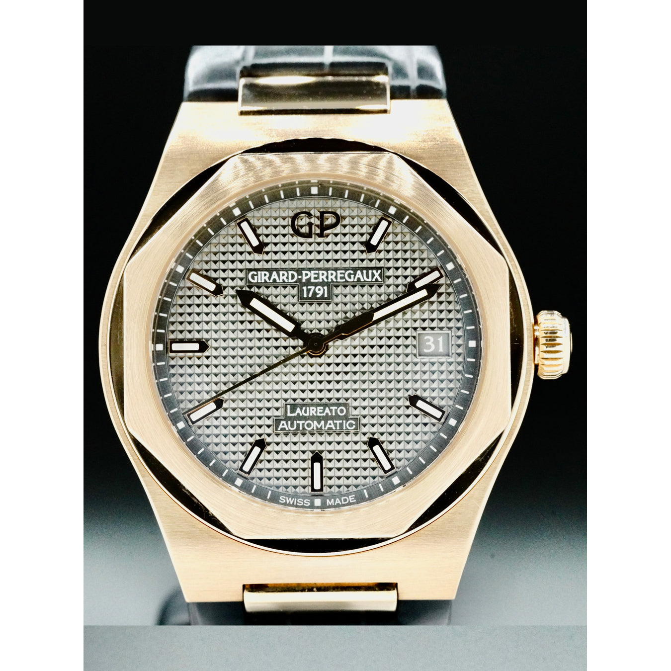 Girard Perregaux 81005-52-232-BB6A Laureato