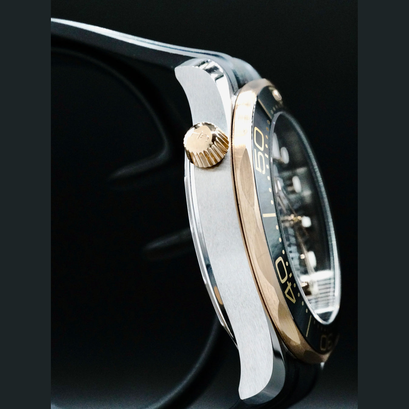 Omega 210.22.42.20.01.002 Seamaster Diver 300M Co-Axial Master Chronometer Sedna Gold