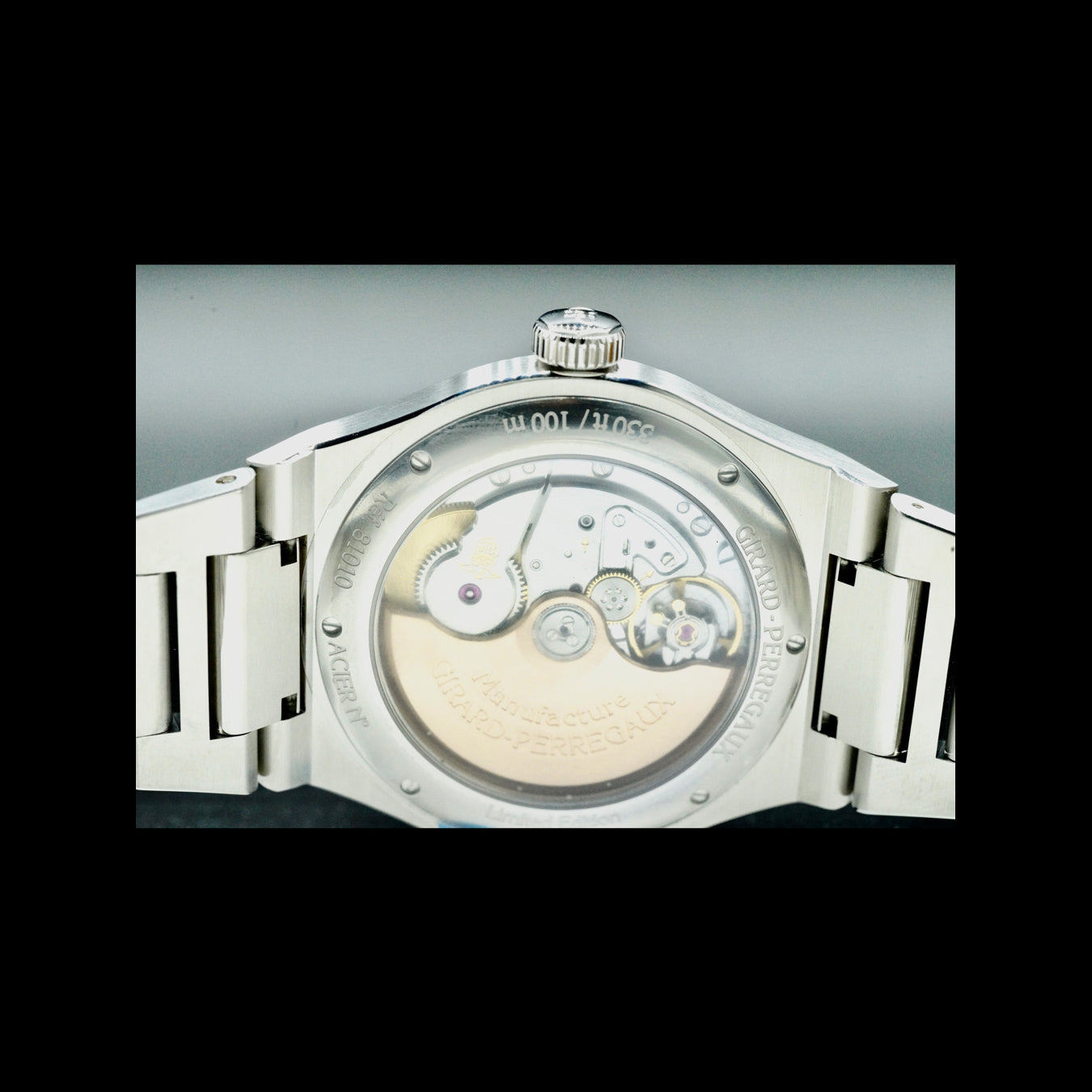 Girard Perragaux 81010-11-433-11A Laureato Eternity Edition Green Dial