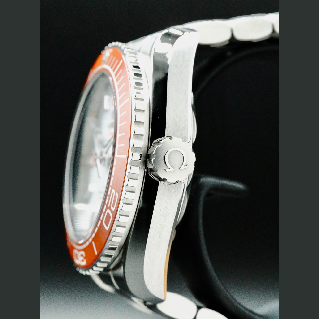 Omega 215.30.44.21.04.001 Seamaster Planet Ocean 600M Master Chronometer Orange
