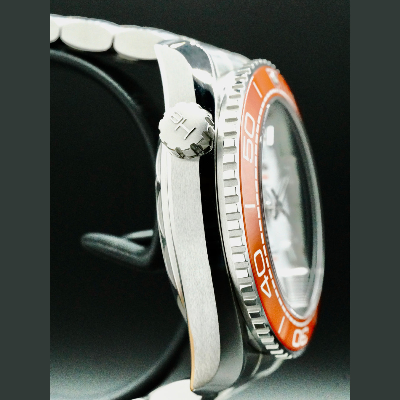 Omega 215.30.44.21.04.001 Seamaster Planet Ocean 600M Master Chronometer Orange