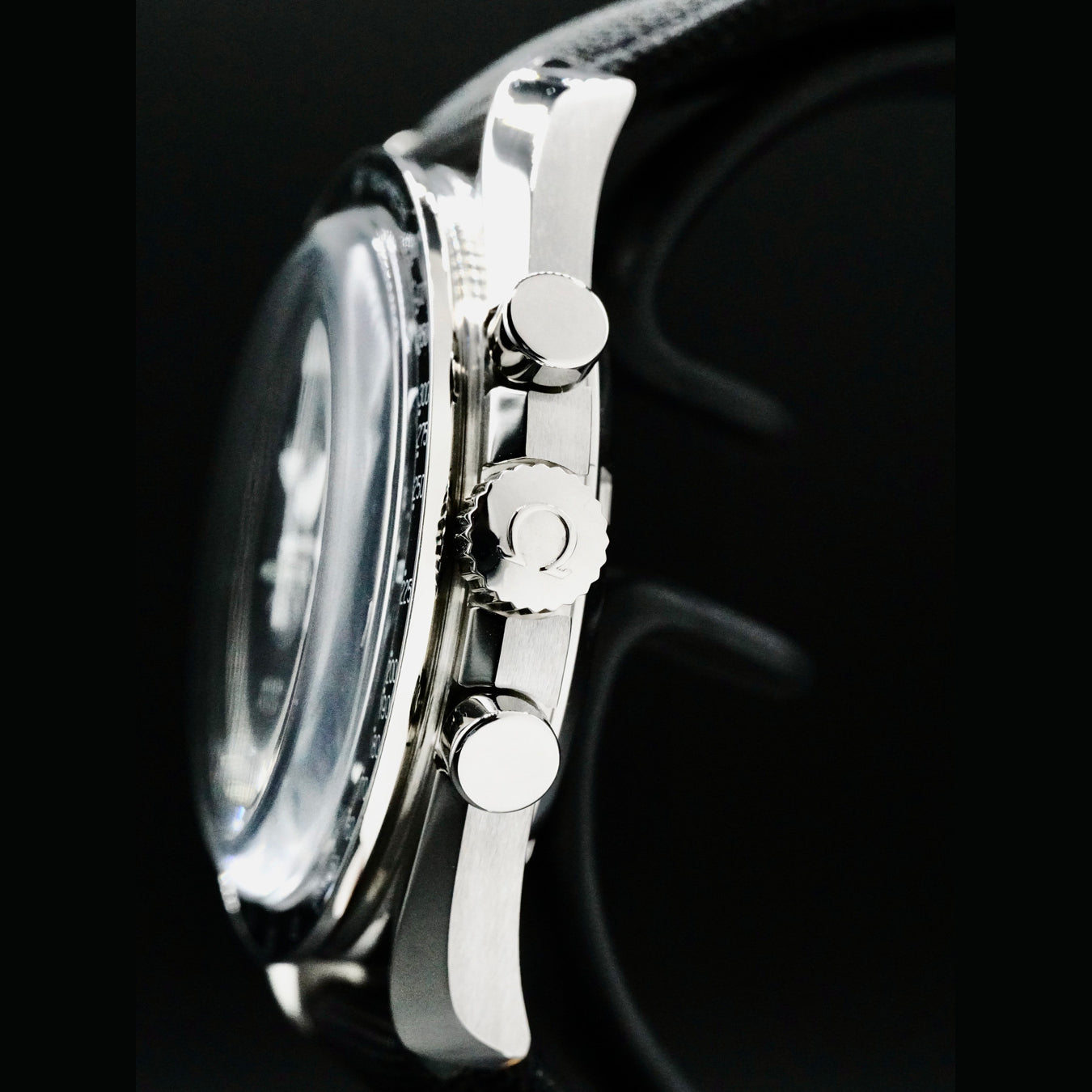 Omega 310.32.42.50.01.001 Speedmaster Moonwatch Professional Master Chronograph