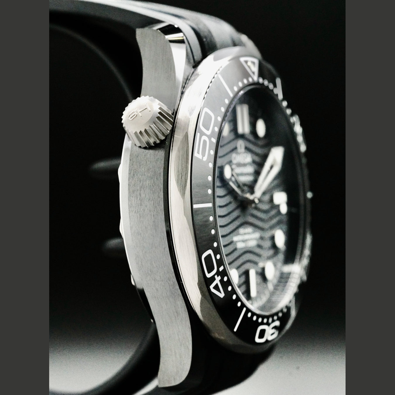 Omega 210.92.44.20.01.001 Seamaster Diver 300m Co-Axial Master Chronometer Ceramic