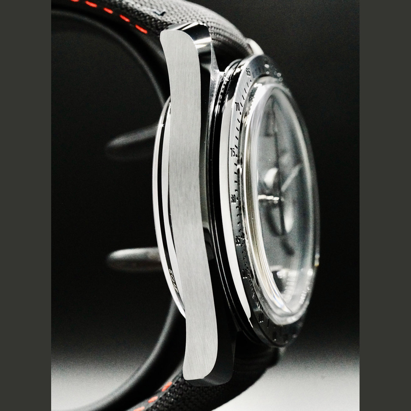 Omega 311.92.44.51.01.005 Speedmaster Moonwatch Professional Dark Side of the Moon