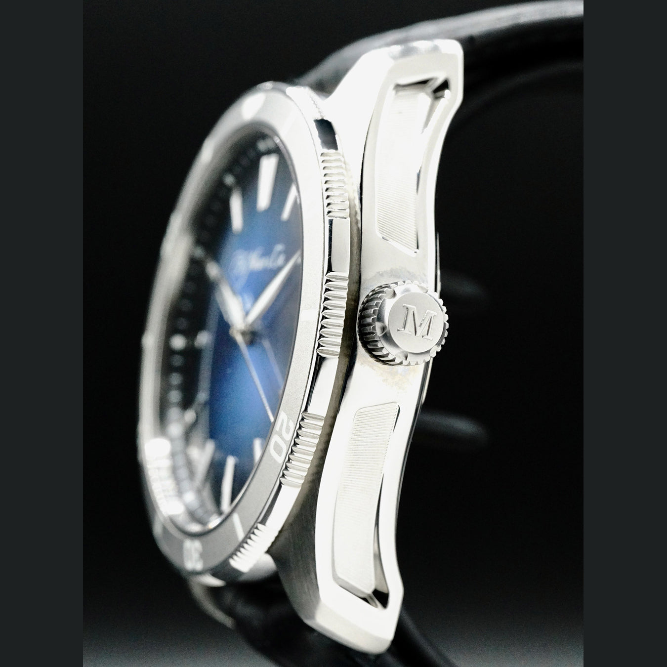 H. Moser & Cie. 3200-1204 Pioneer Funky Blue Rotating Bezel