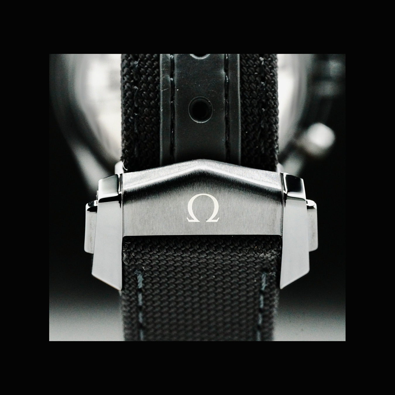 Omega 311.92.44.51.01.005 Speedmaster Moonwatch Professional Dark Side of the Moon