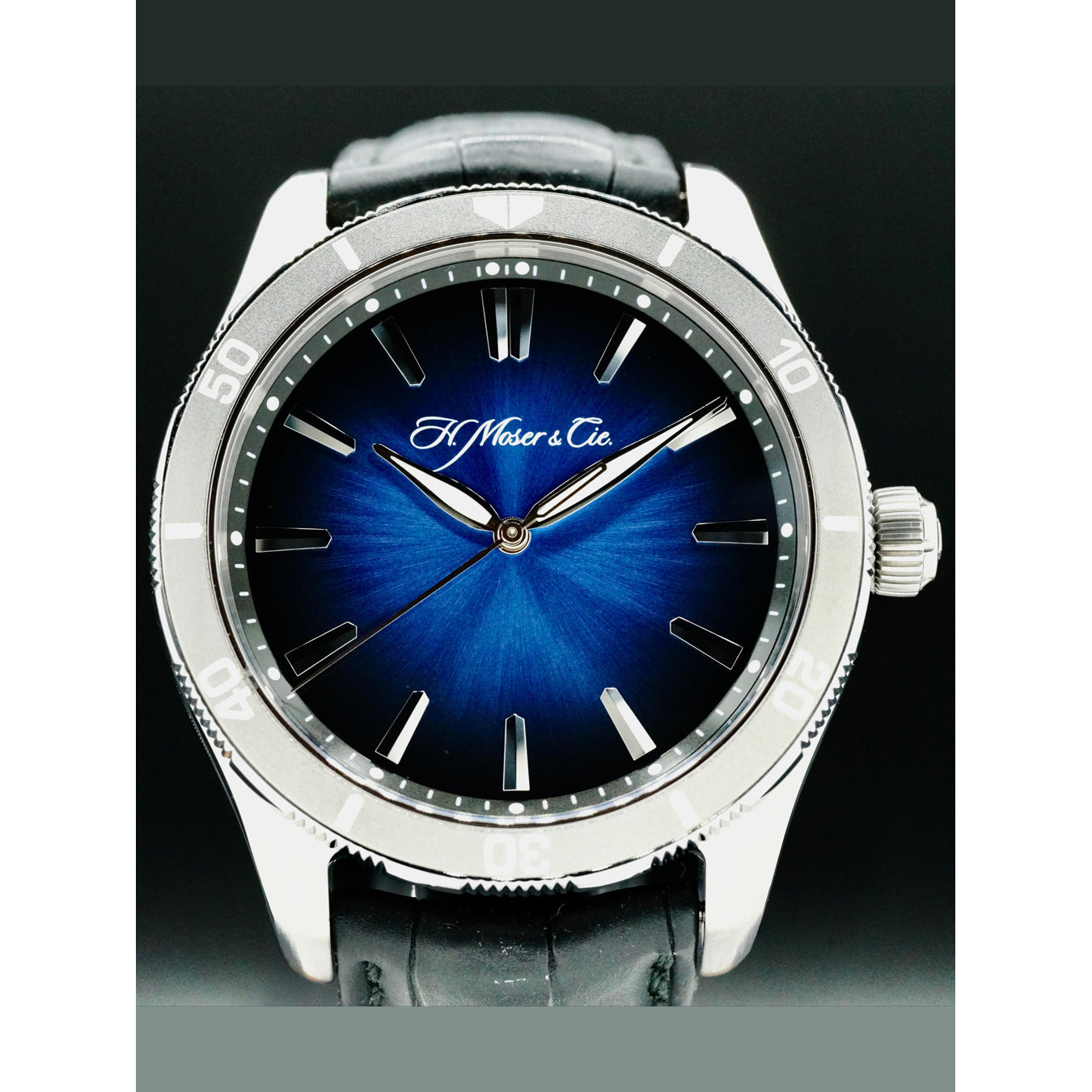 H. Moser & Cie. 3200-1204 Pioneer Funky Blue Rotating Bezel