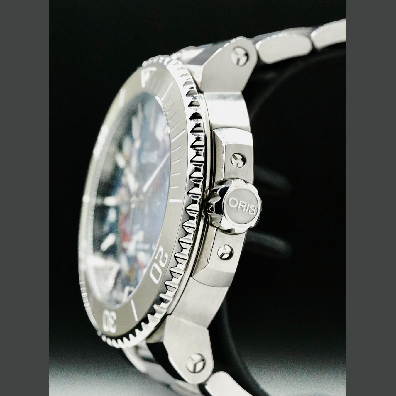 Oris 01 733 7766 4150 Aquis Date Upcycle