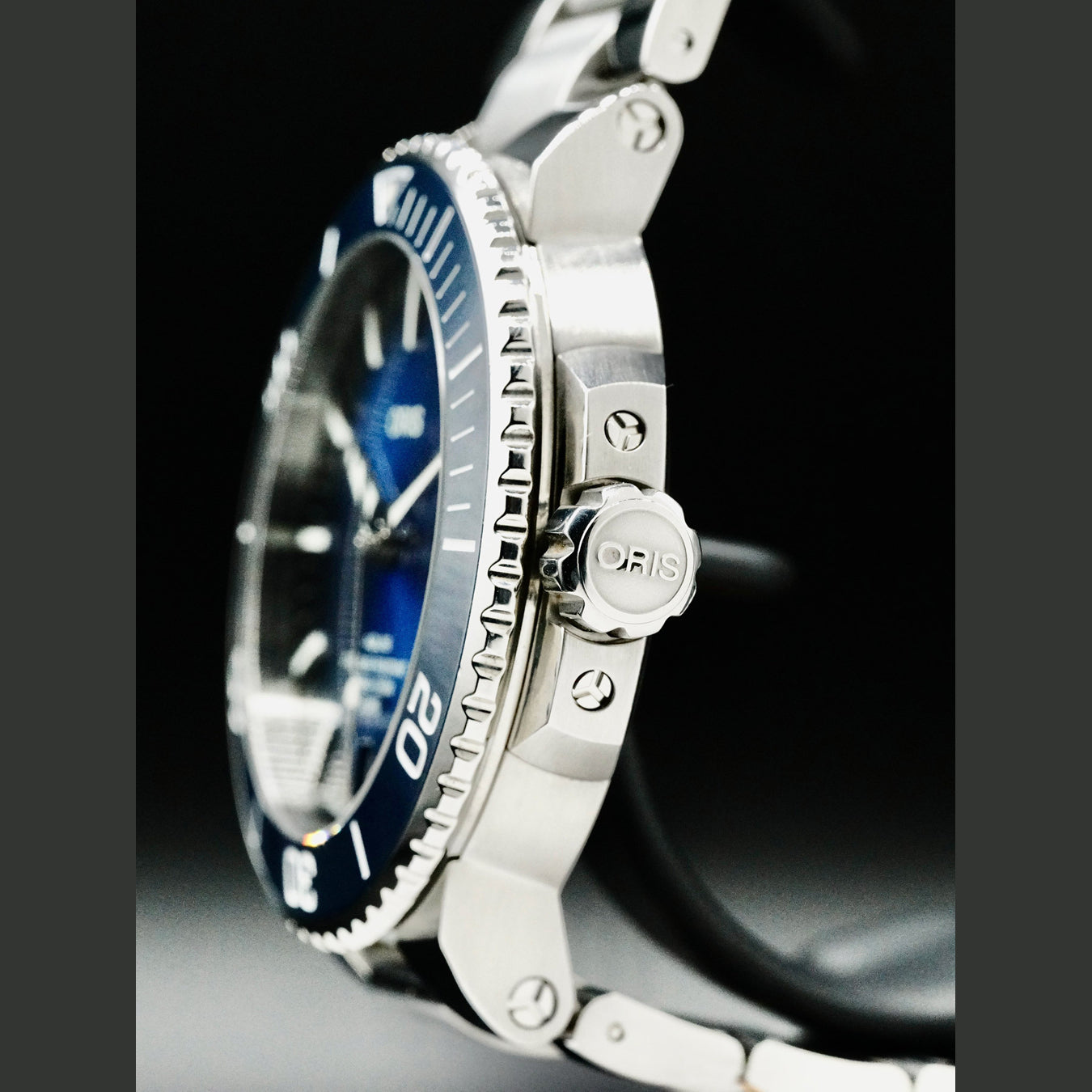 Oris 01 400 7763 4135-07 8 24 09PEB Aquis Date Calibre 400