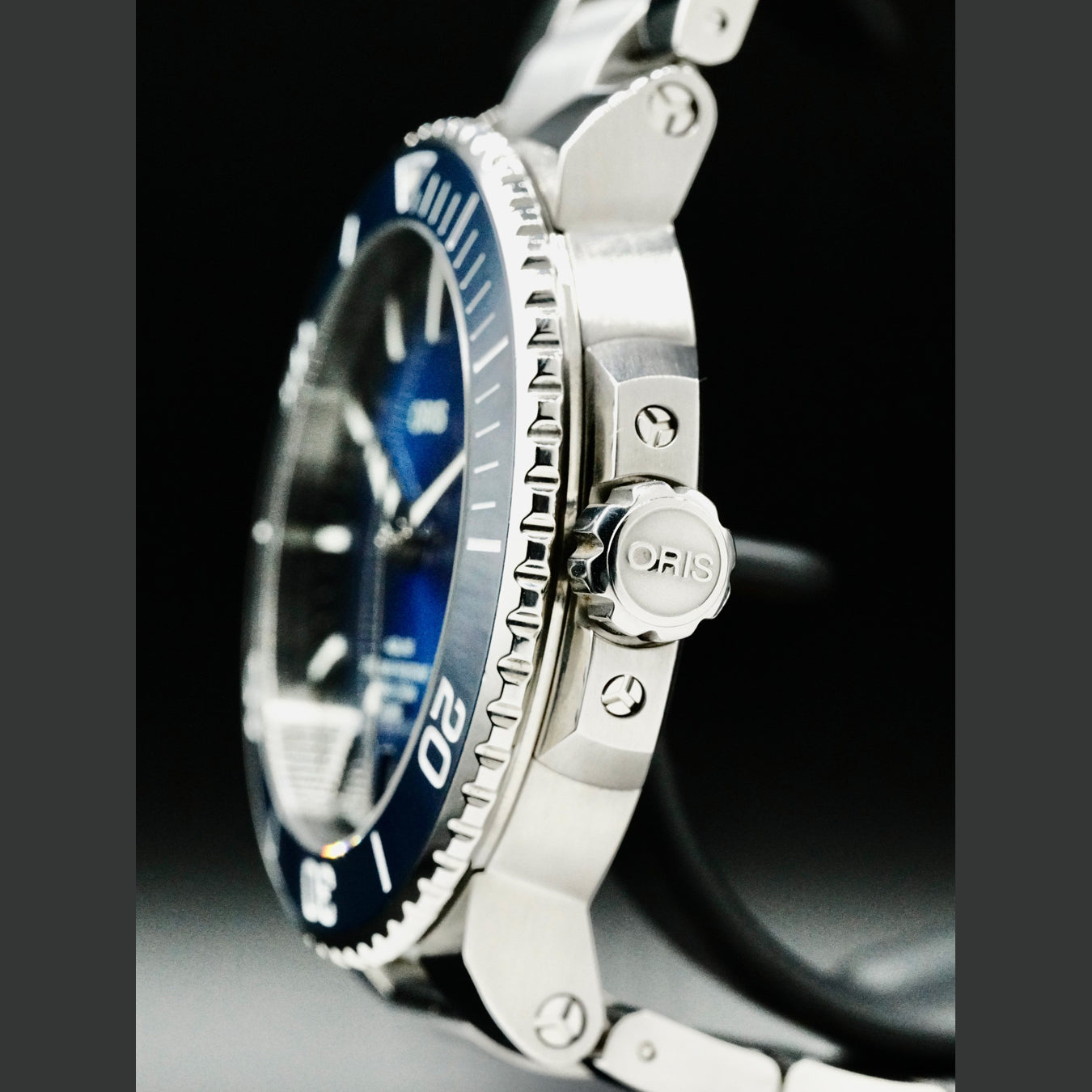Oris 01 400 7763 4135-07 8 24 09PEB Aquis Date Calibre 400