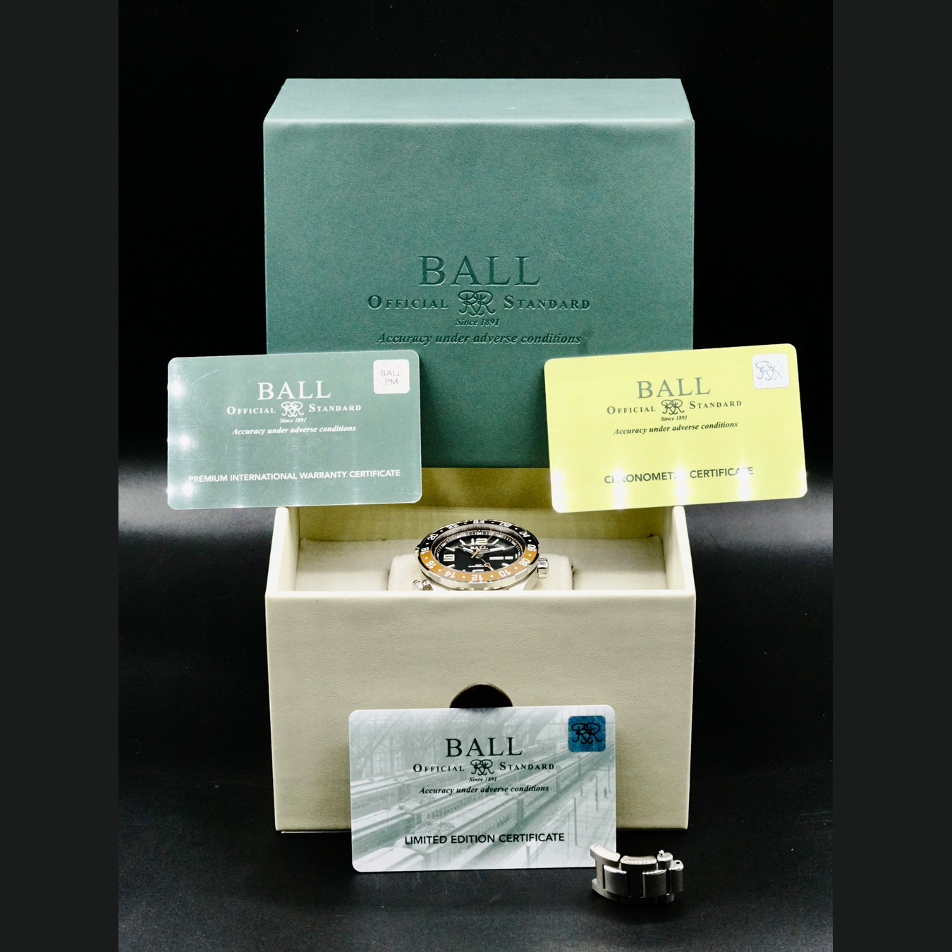 Ball DG3030B-S3C-BK Roadmaster Marine GMT