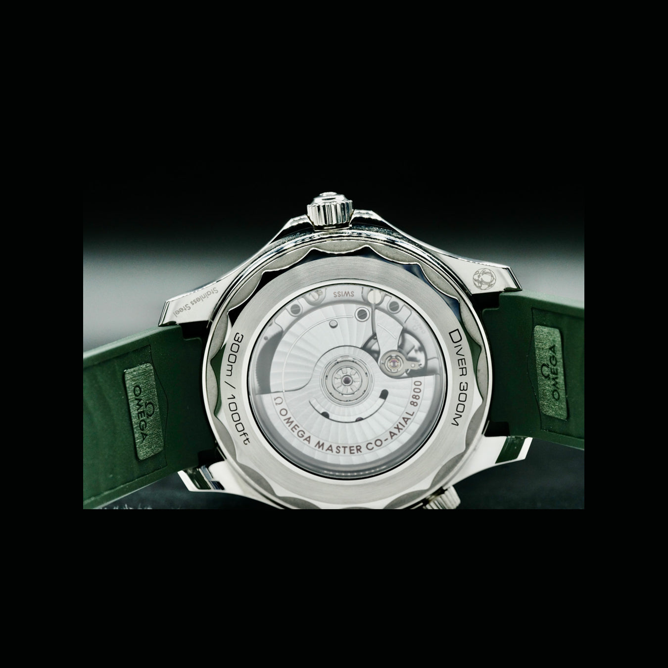Omega 210.30.42.20.10.001 Seamaster Diver 300M Green Dial on Bracelet